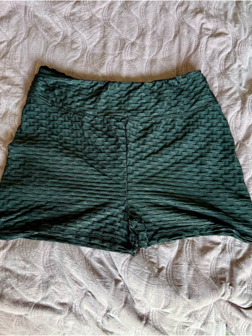 Faded Rose honeycomb patterned High-Waist Women's athletic Shorts in black